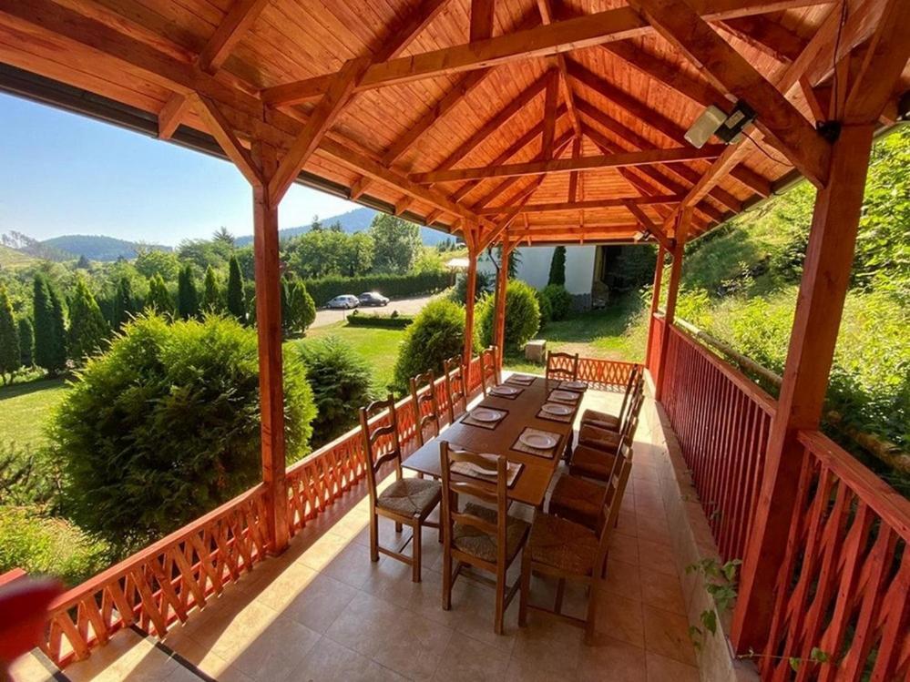 Bellavista Brasov Hotell Săcele Eksteriør bilde