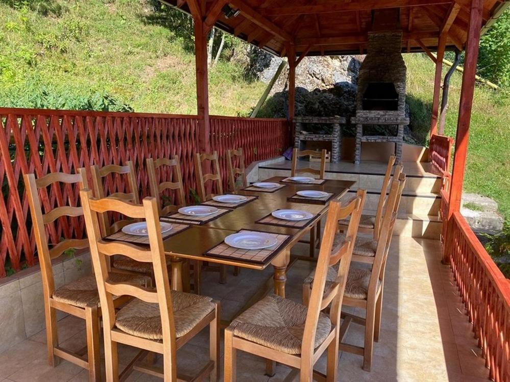 Bellavista Brasov Hotell Săcele Eksteriør bilde