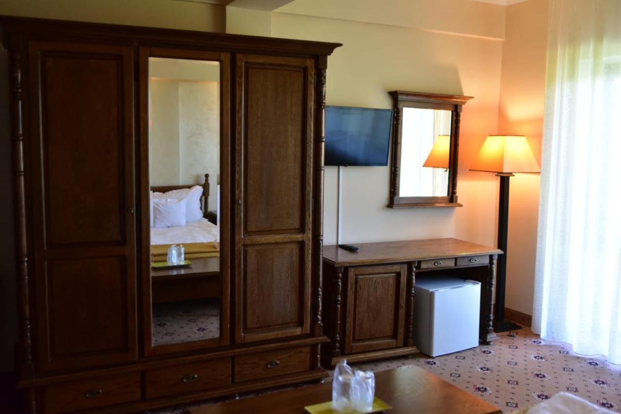 Bellavista Brasov Hotell Săcele Eksteriør bilde