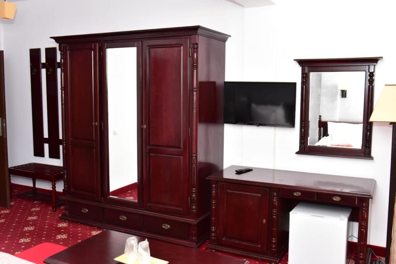 Bellavista Brasov Hotell Săcele Eksteriør bilde